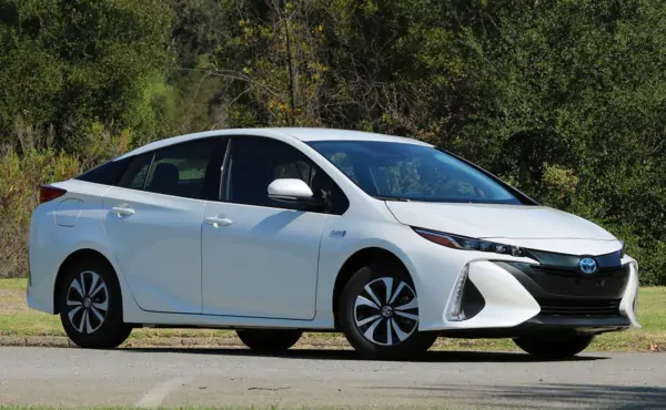 Toyota Prius (Тойота Приус)