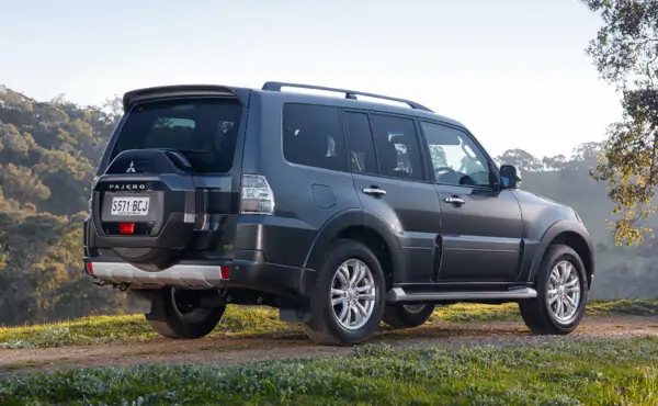 MITSUBISHI PAJERO (Митсубиси Паджеро)