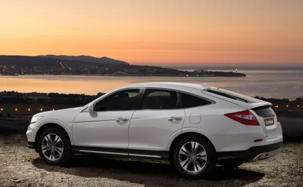Honda Crosstour (Хонда Кросстур)