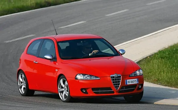 Alfa Romeo 147 (Альфа Ромео)